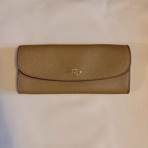 NWOT Coach Long Wallet